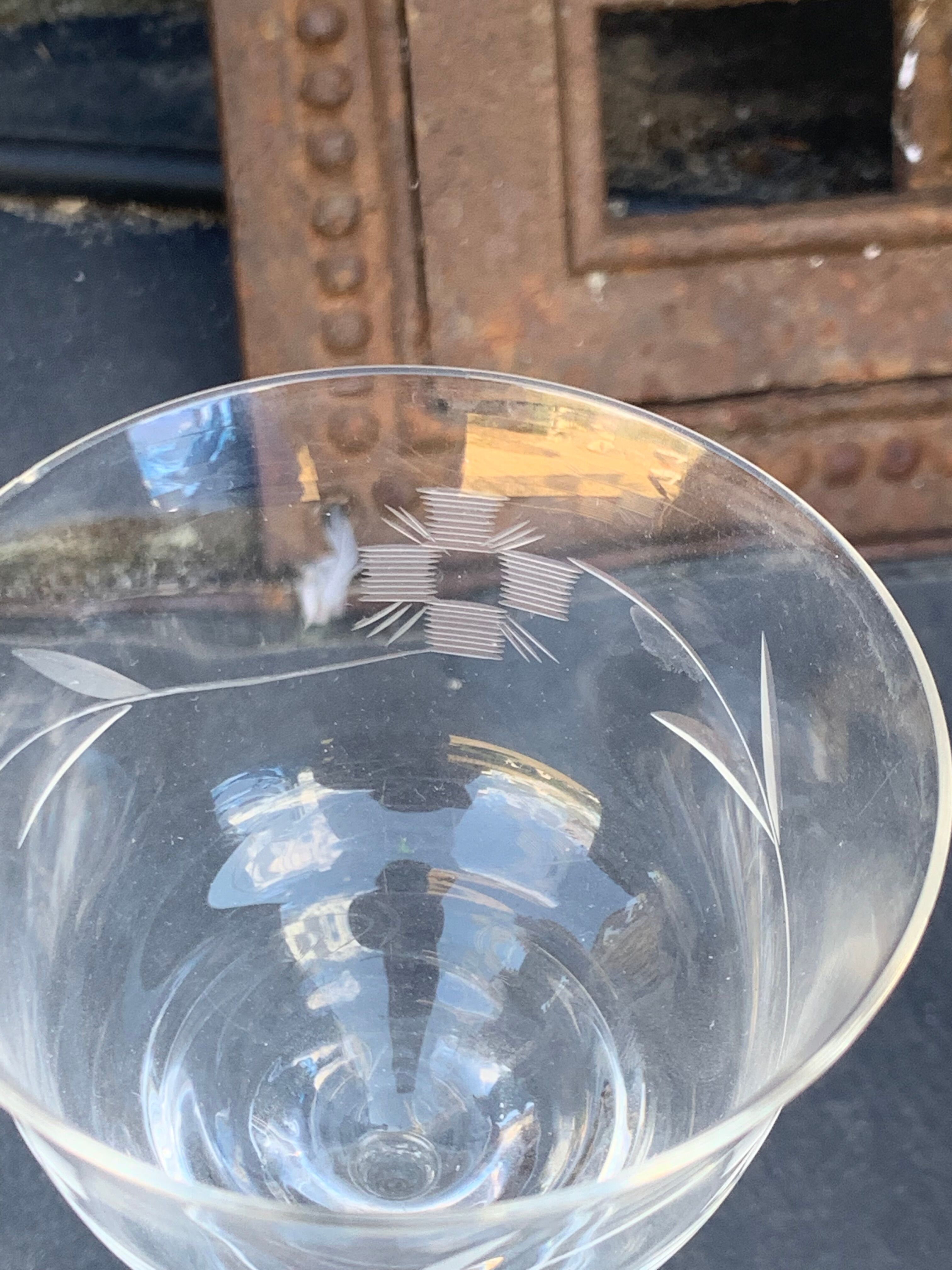 4 art deco wine glasses, chiseled floral pattern, glass and crystal