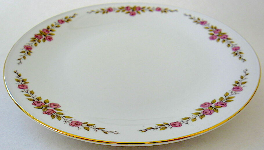 Bavarian porcelain dessert service with floral decoration. Around 1960.