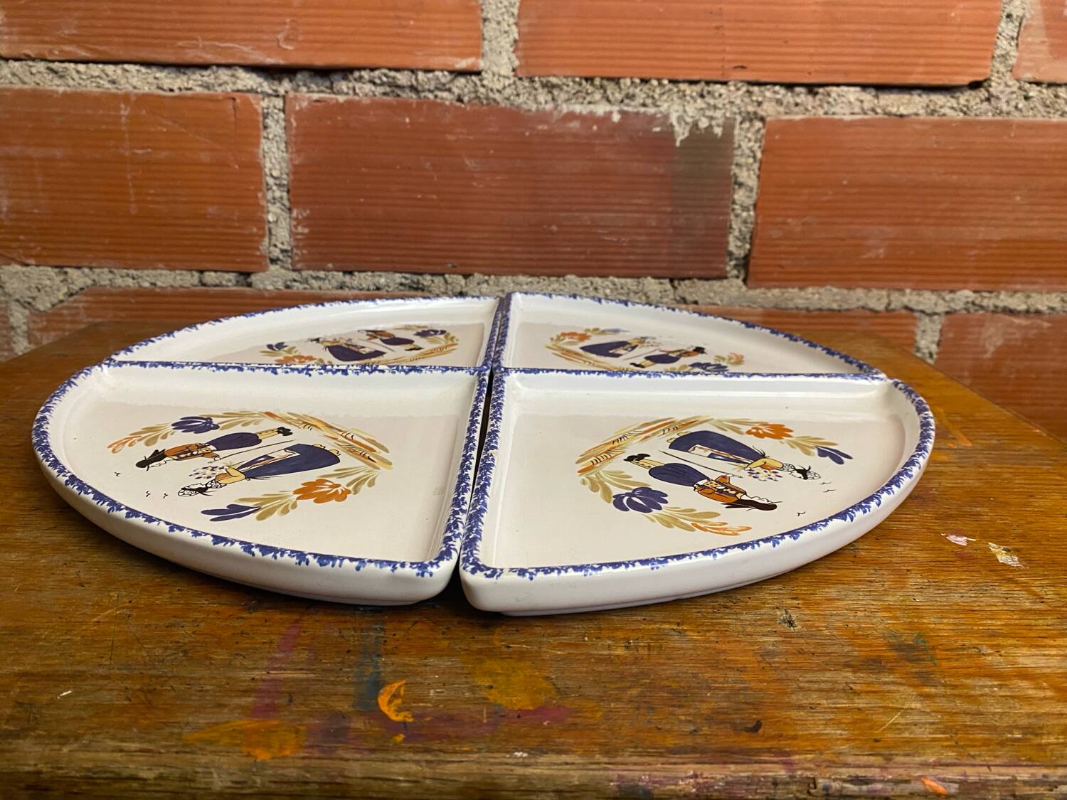 Set of 4 white ceramic crepe plates with vintage Quimper decor