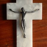 Crucifix mural ancien en onyx blanc
