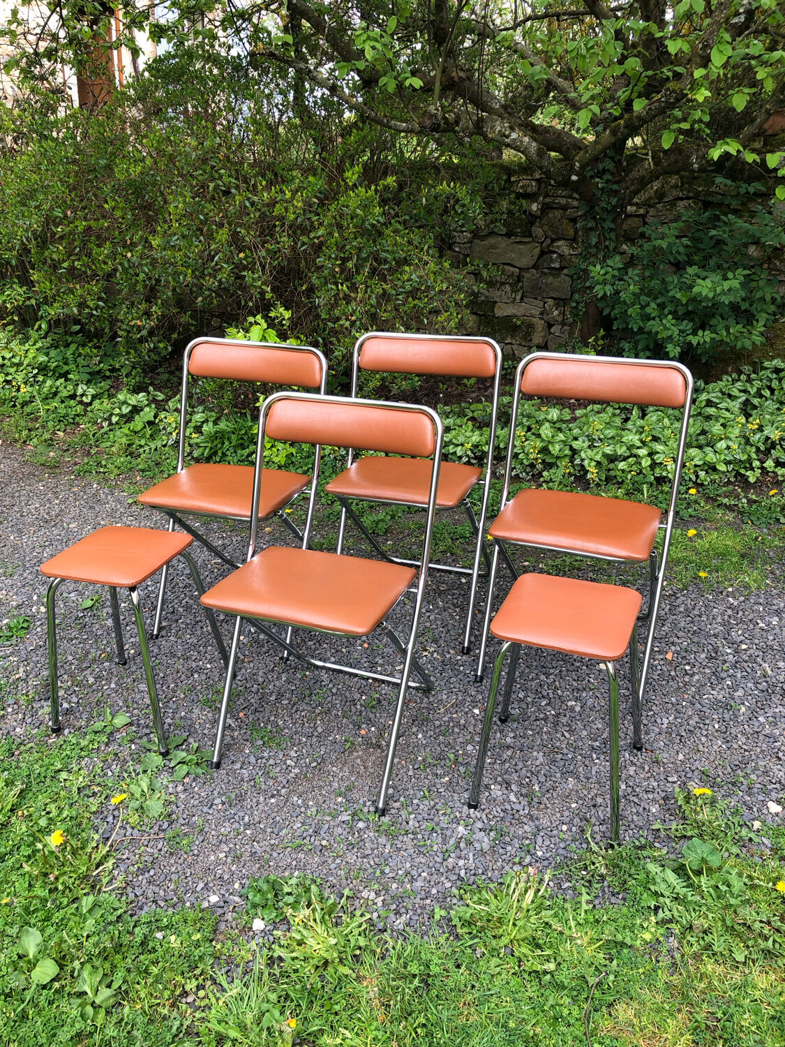 Soudexvinyl chairs and stools