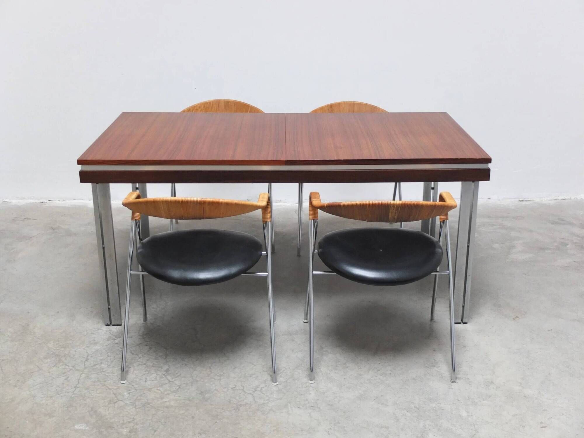Table à manger extensible par Roger De Winter pour E.M.Y., années 1960.