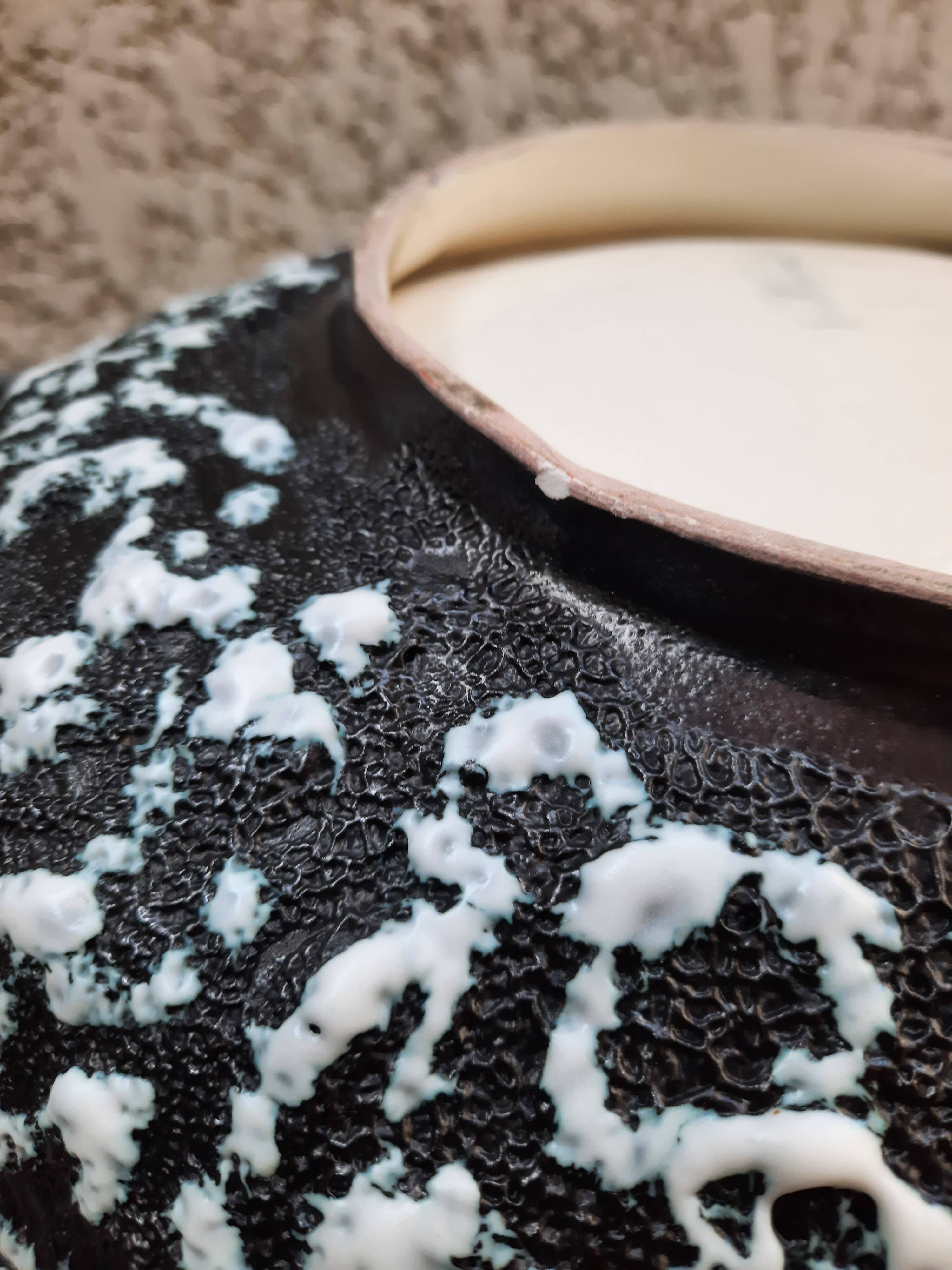 Fruit cut, center of table, ceramic, signed Vallauris, vintage 70s.