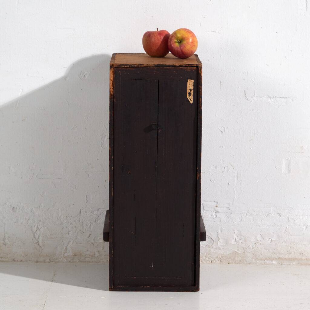 Japanese merchant storage cabinet – Late Meiji / early Taishō period (circa 1890–1926)