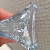 2 bougeoirs en verre bleuté