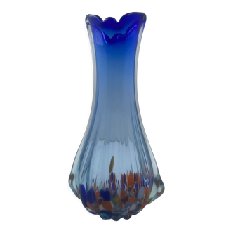 Vase en verre bleu