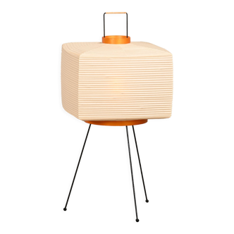 Lampe Akari 7A par Isamu Noguchi pour l’atelier Ozeki et Vitra