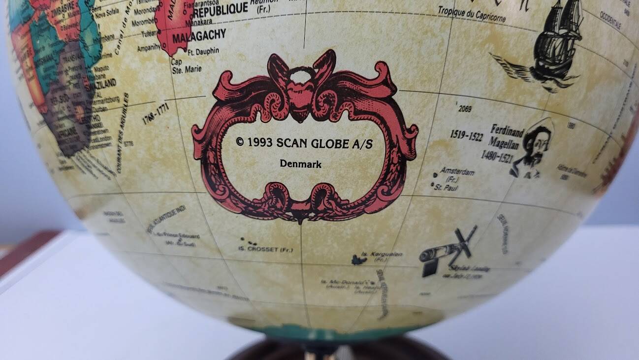Scanglobe terrestrial globe
