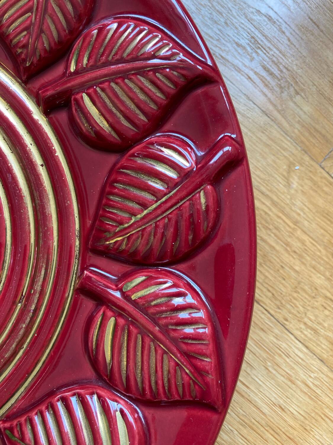 Fruit bowl - Saint Clément burgundy and gold dish