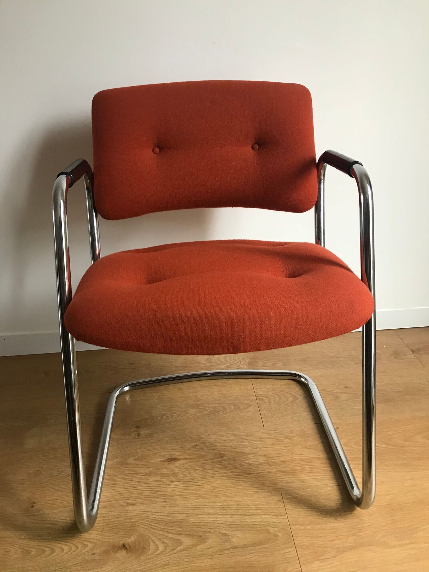 Fauteuil vintage de bureau piètement luge en laine orange par steelcase strafor