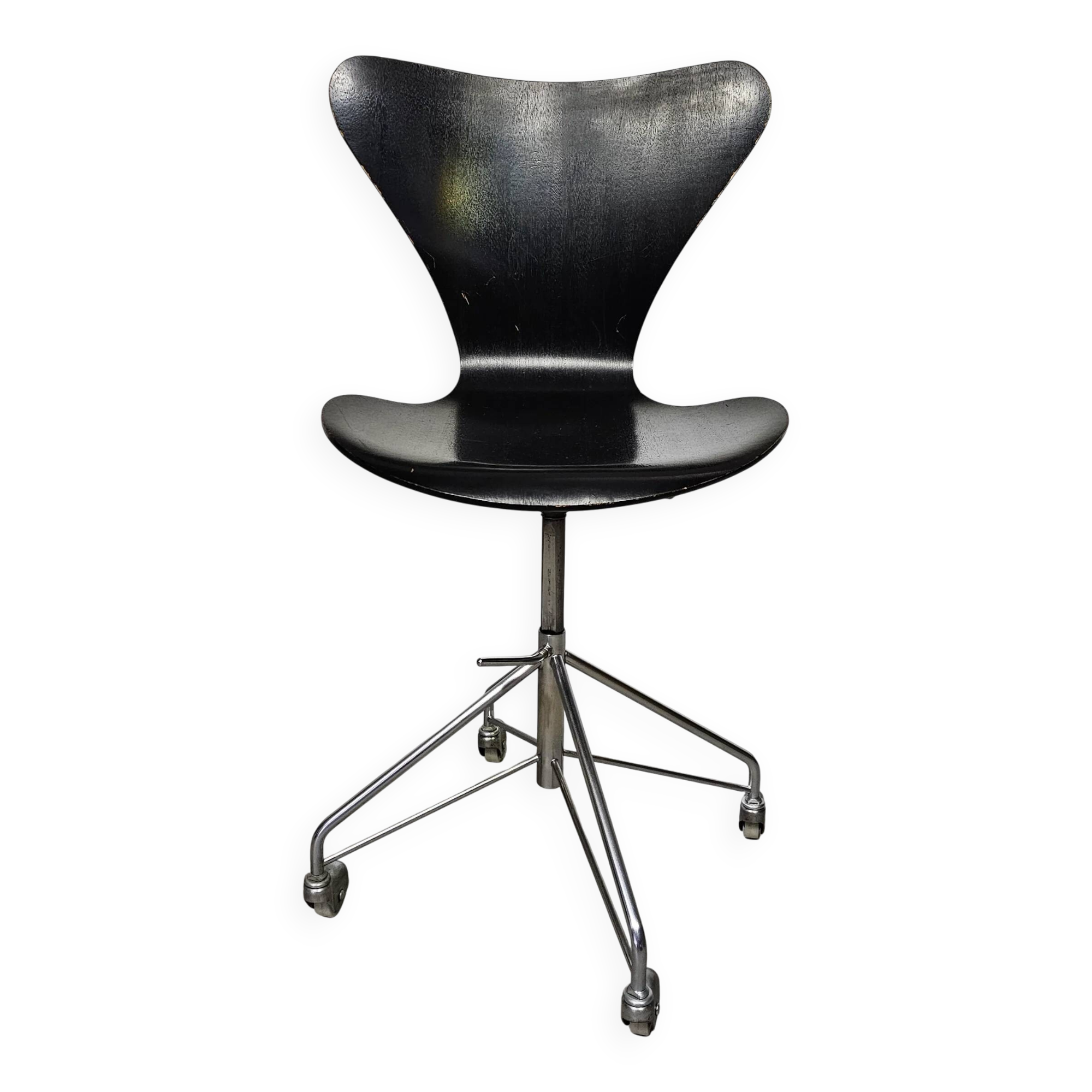 Fritz Hansen 3117 swivel chair 1950s