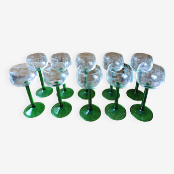 10 Alsace glasses with grape cluster decoration