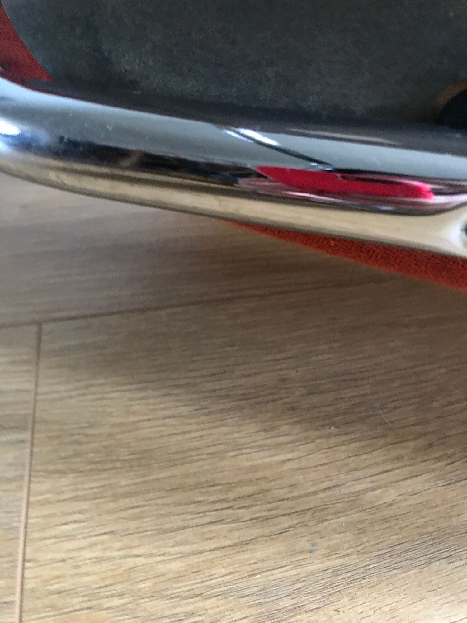 Fauteuil vintage de bureau piètement luge en laine orange par steelcase strafor