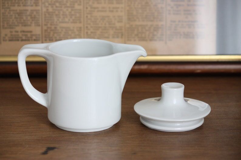 Porcelain milk pot