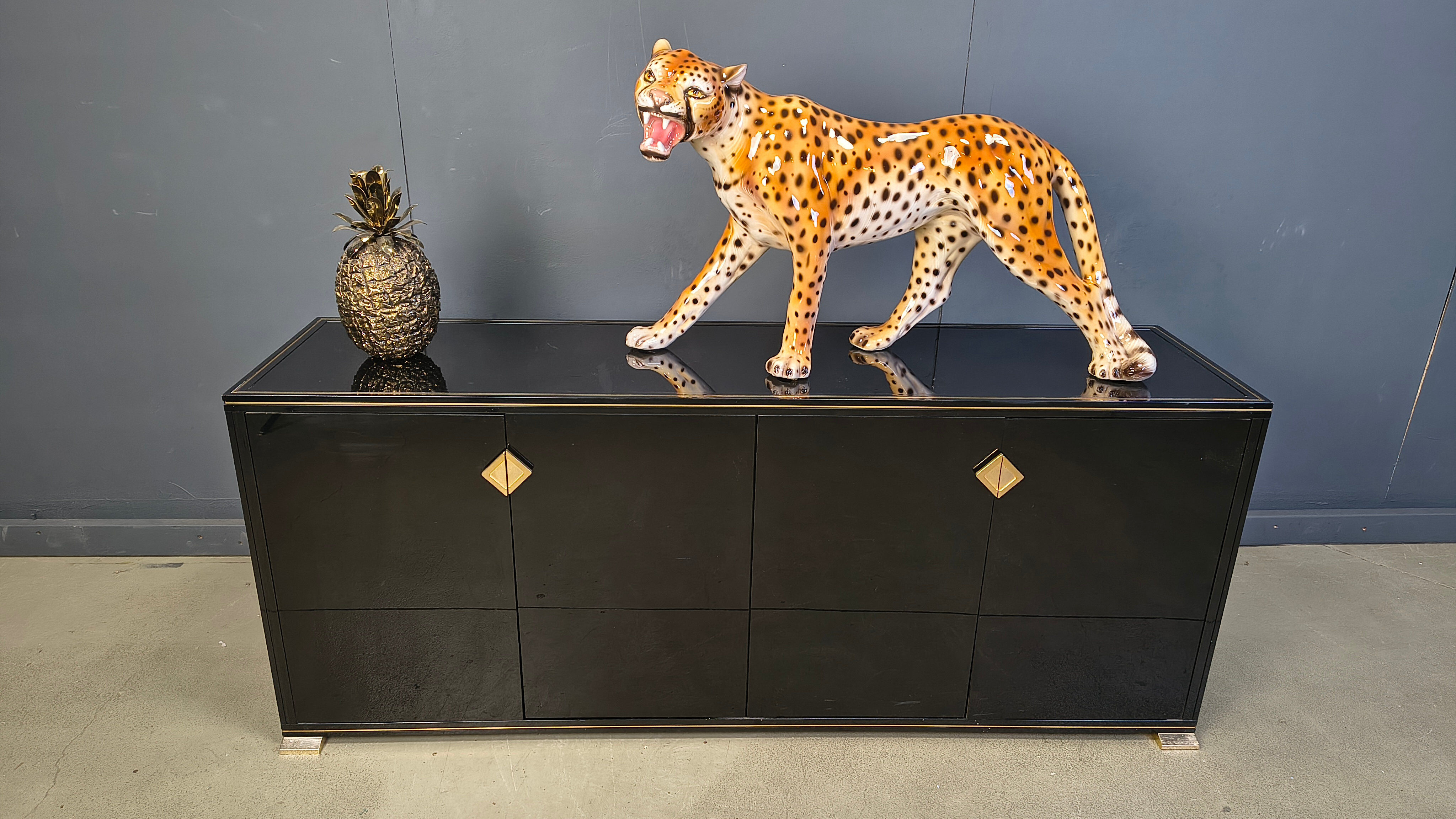 Enfilade en laiton et laque par Pierre Vandel, années 1970