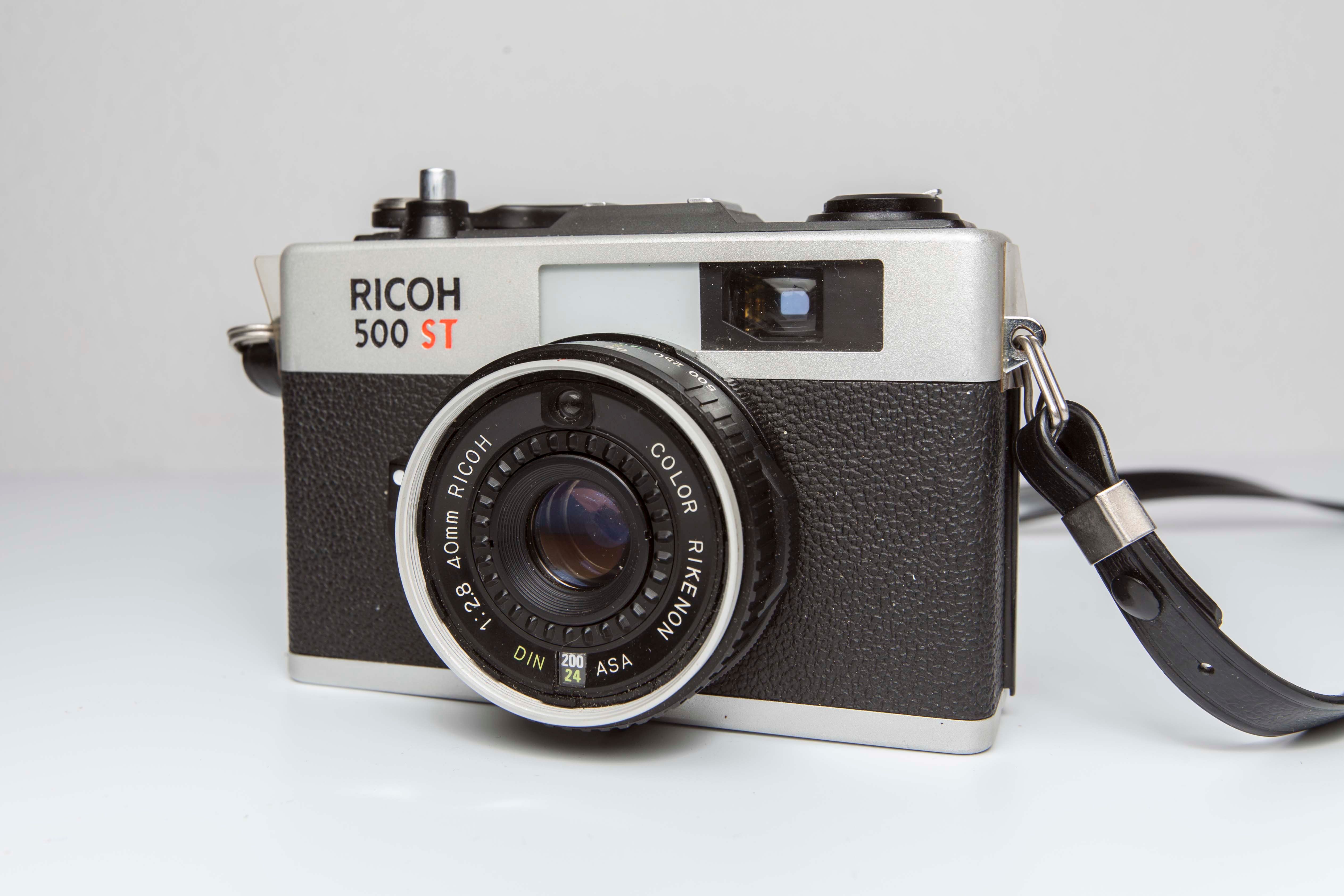 Ricoh 500St 1980 film camera