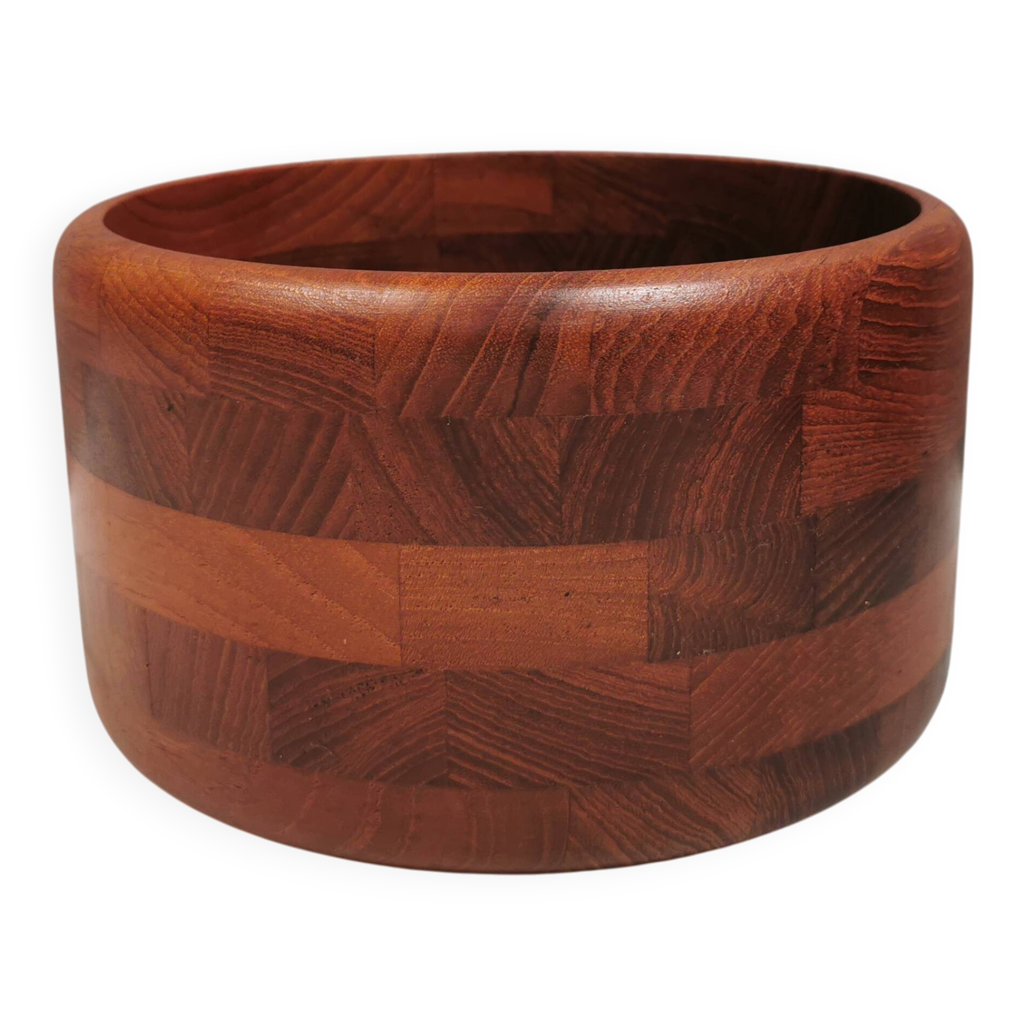 Beautiful wooden bowl in teak from Danish Kjeni 1950s.