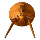 Guéridon tripod avec pieds fuselés