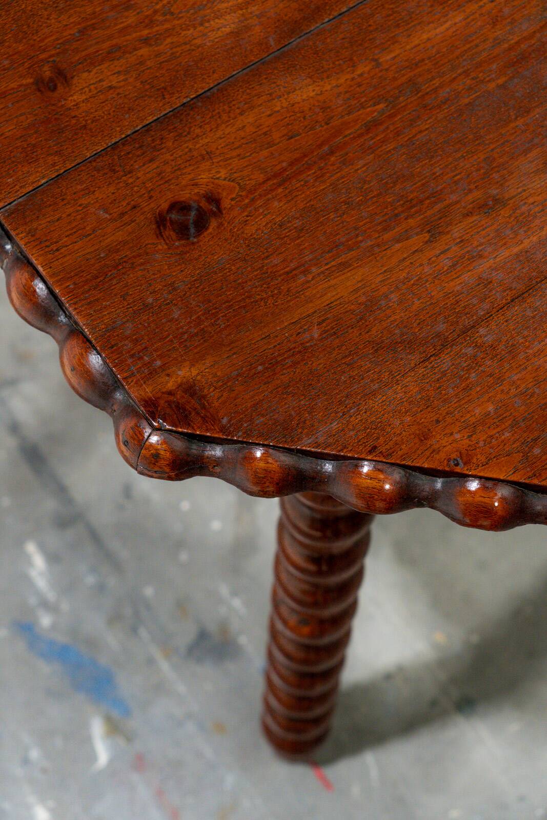 Table d'appoint tripode victorienne antique en chêne, XIXe siècle