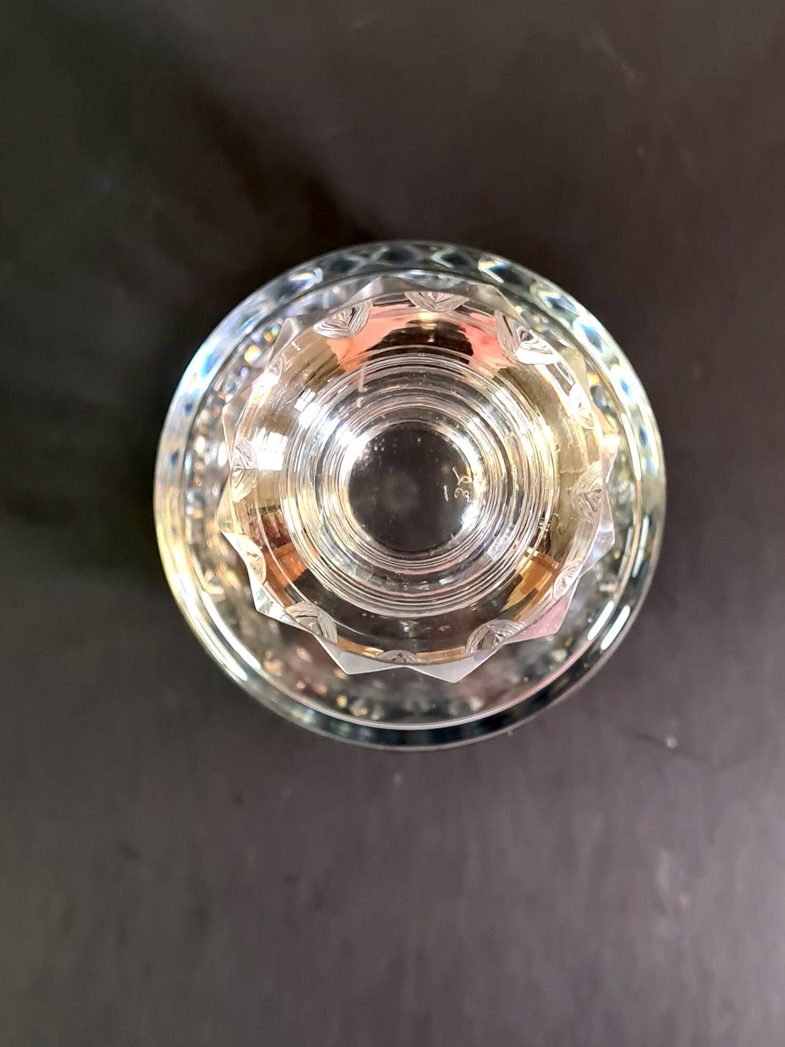 Élégante carafe en cristal taillé Baccarat