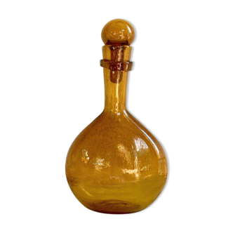 Exposed carafe blown bubble glass