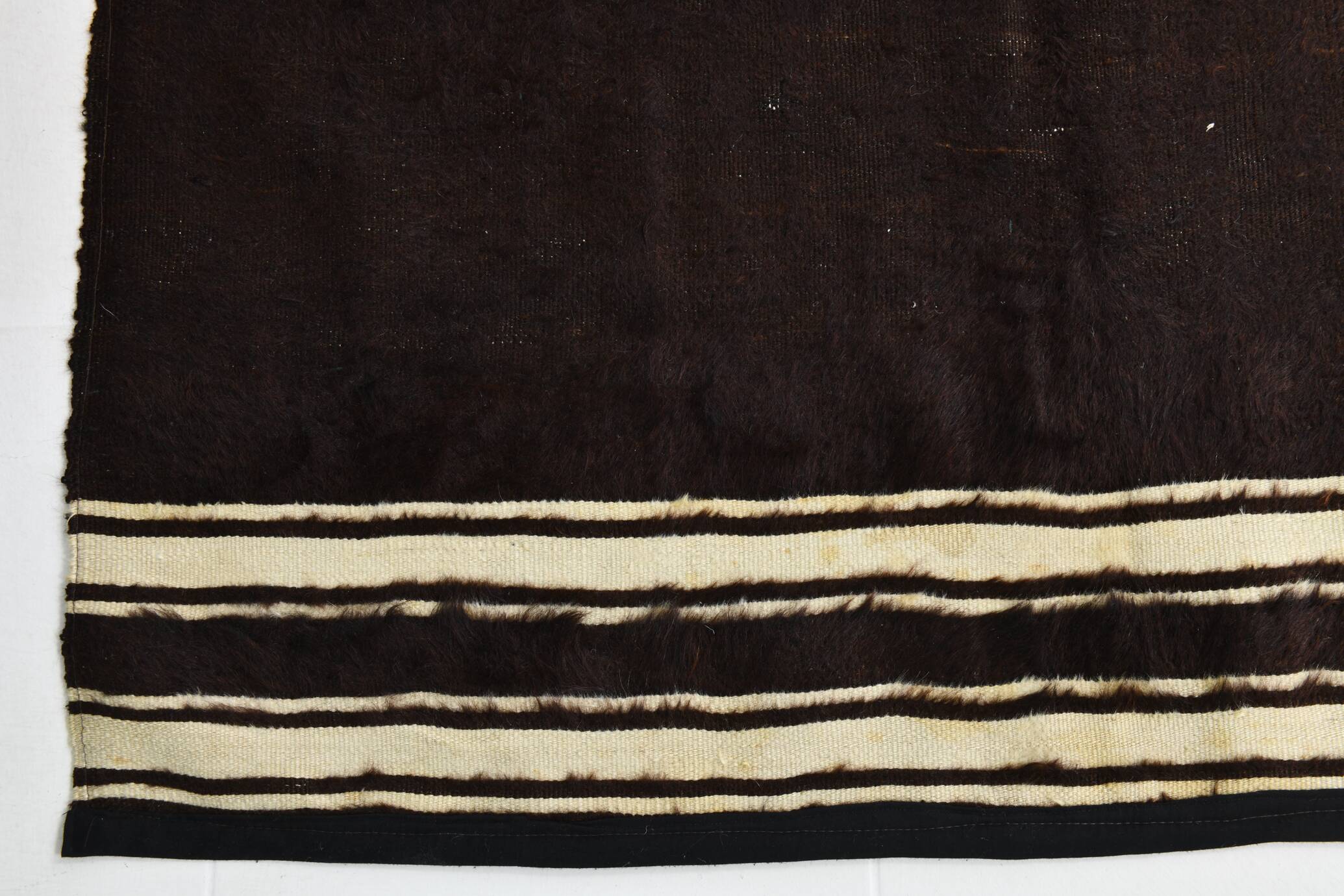 4x6 Black & Beige Handmade Wool Kilim Rug, 127x176 Cm
