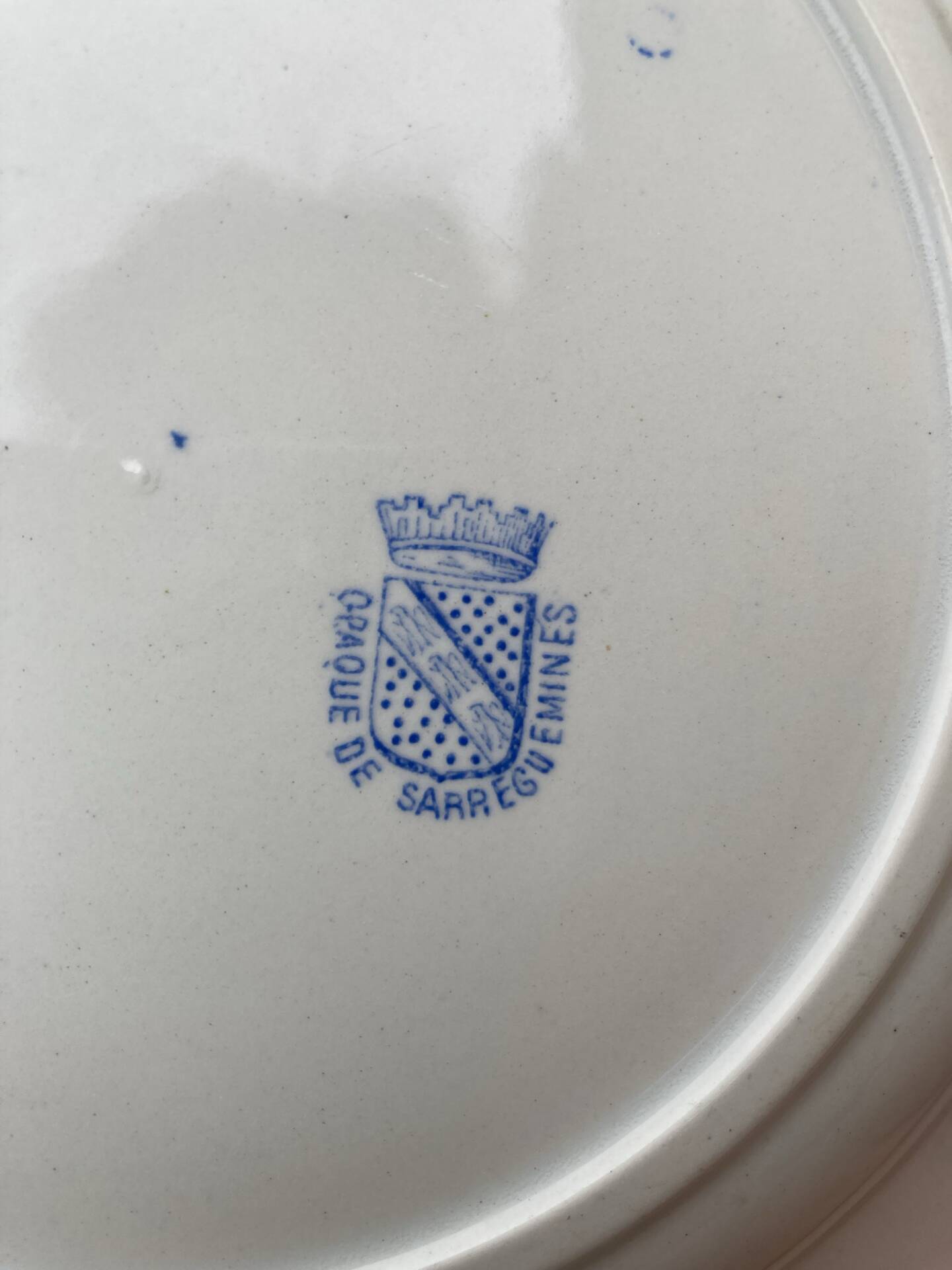 Opaque blue checkered plates Sarreguemines