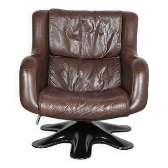 Chaise longue n° 418 du designer finlandais Yrjö Kukkapuro pour Avarte
