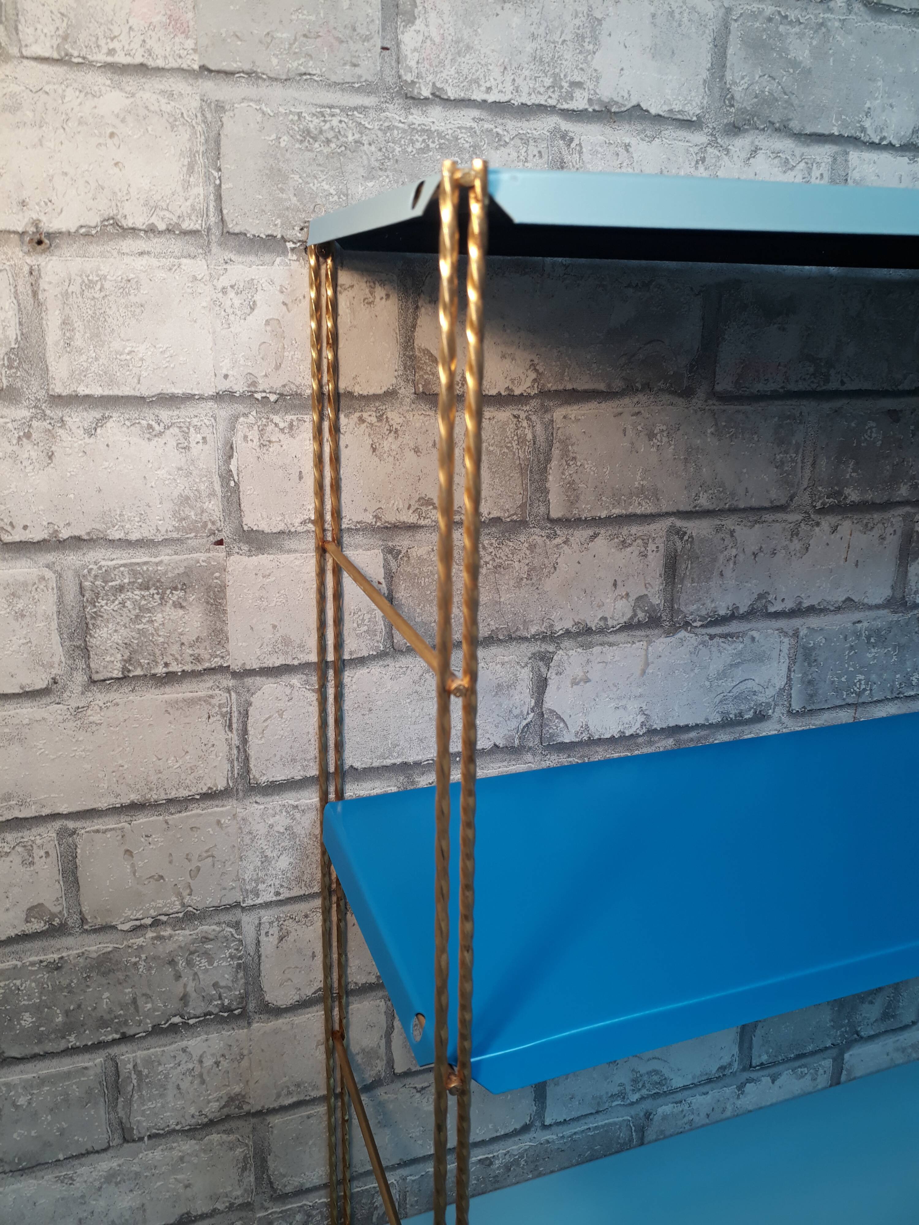 Étagère métal bleu montant strier or 59x48x16