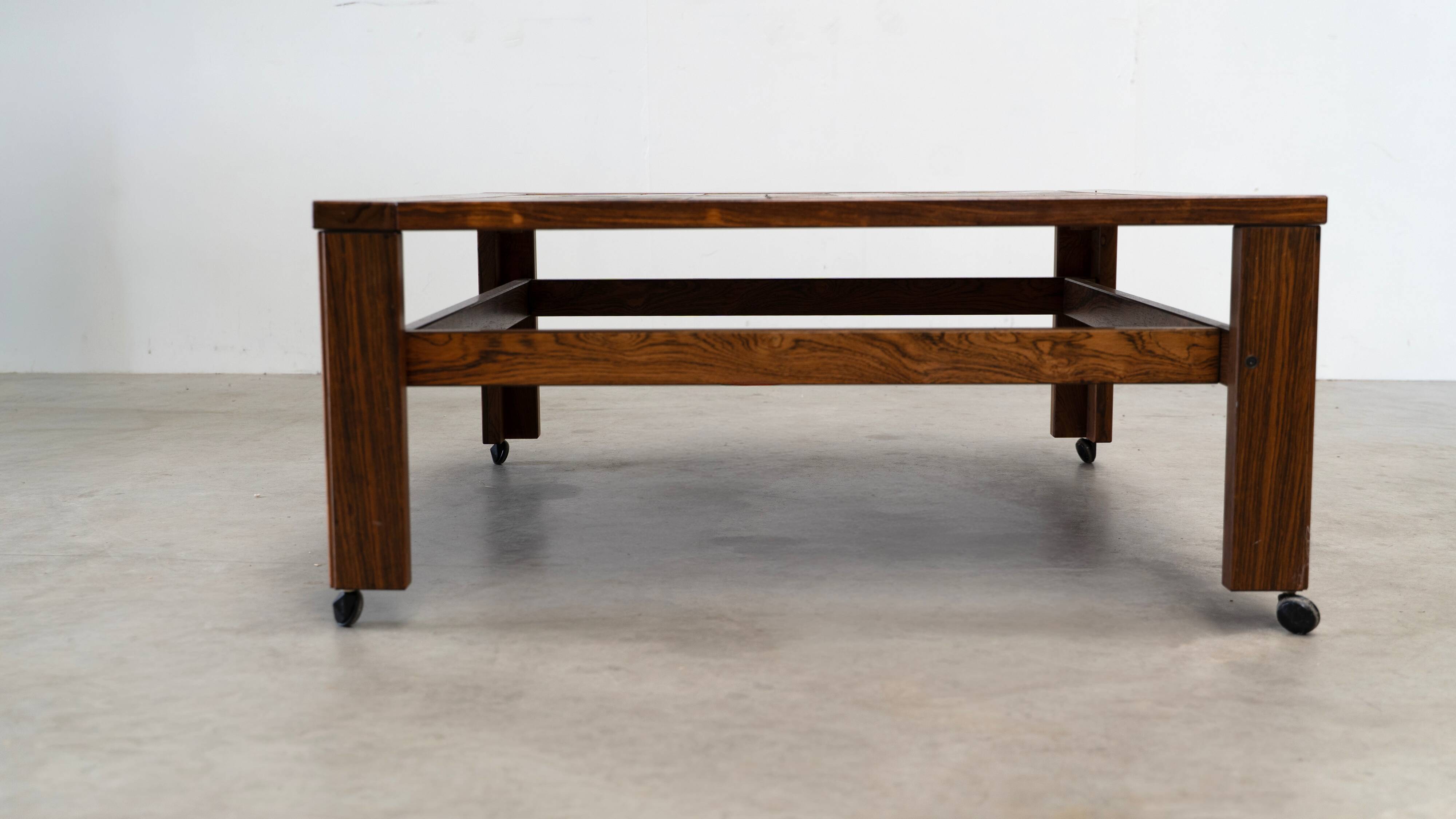 Table basse en céramique danoise