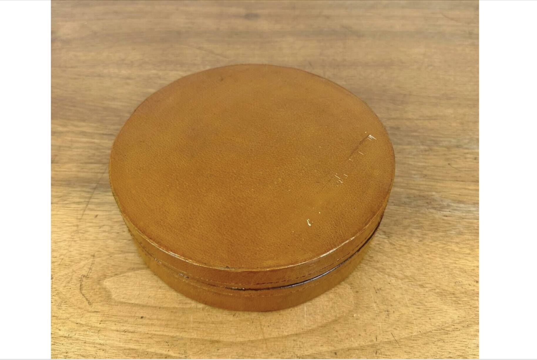 Boîte de rangement en bois laquée de forme ronde