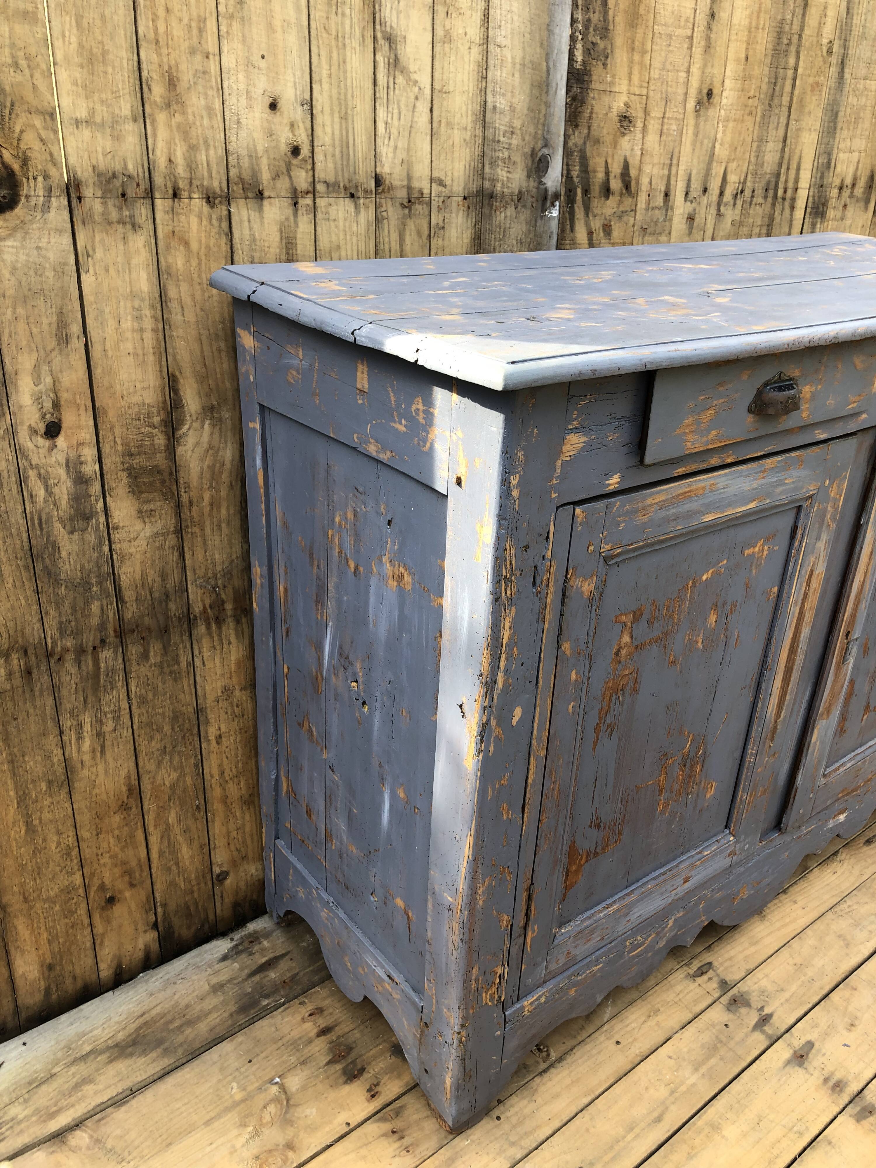Low sideboard in solid wood