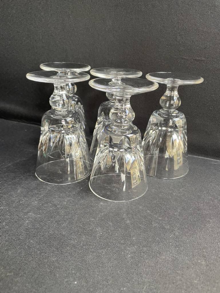 2899 – 5 Saint Louis wine glasses Jersey service In strong cut crystal