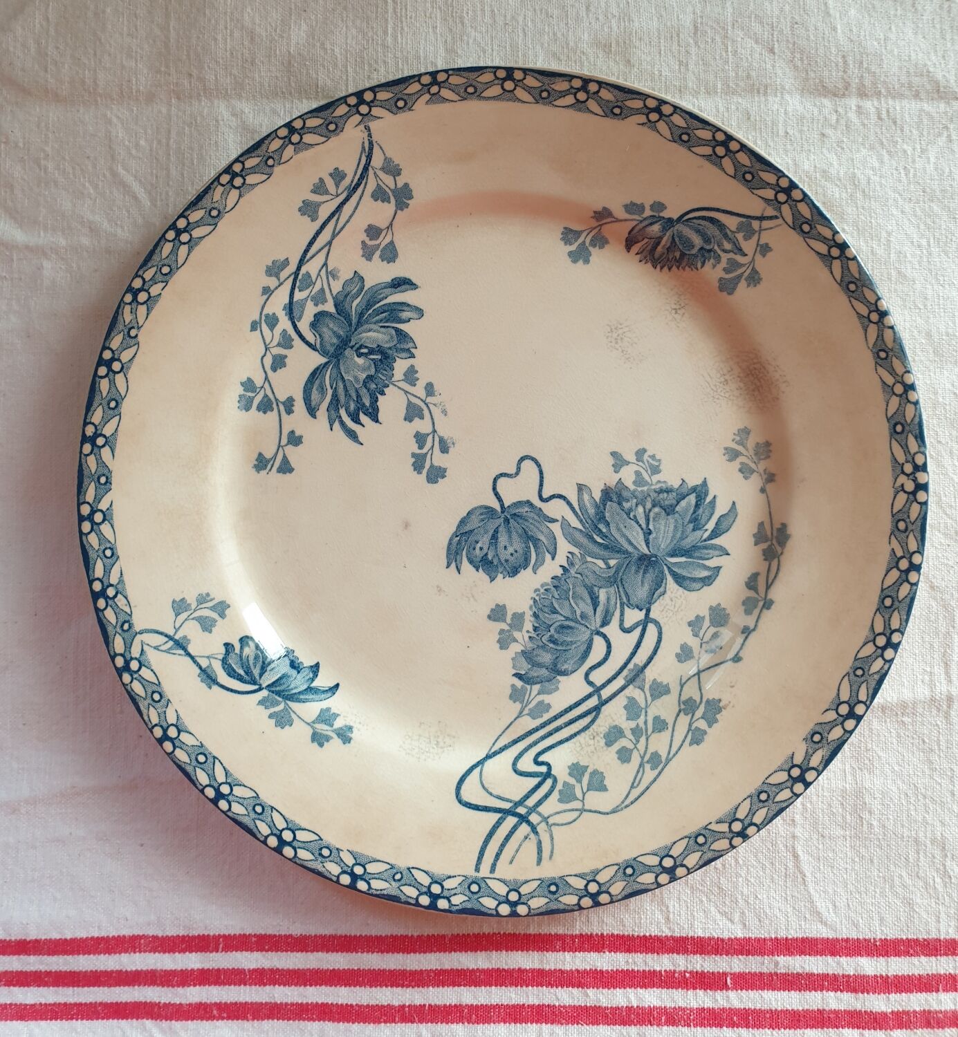 Trio iron earth dessert plates