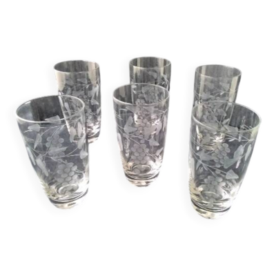 6 Verres à eau , orangeade ou bière en verre Décor gravé
