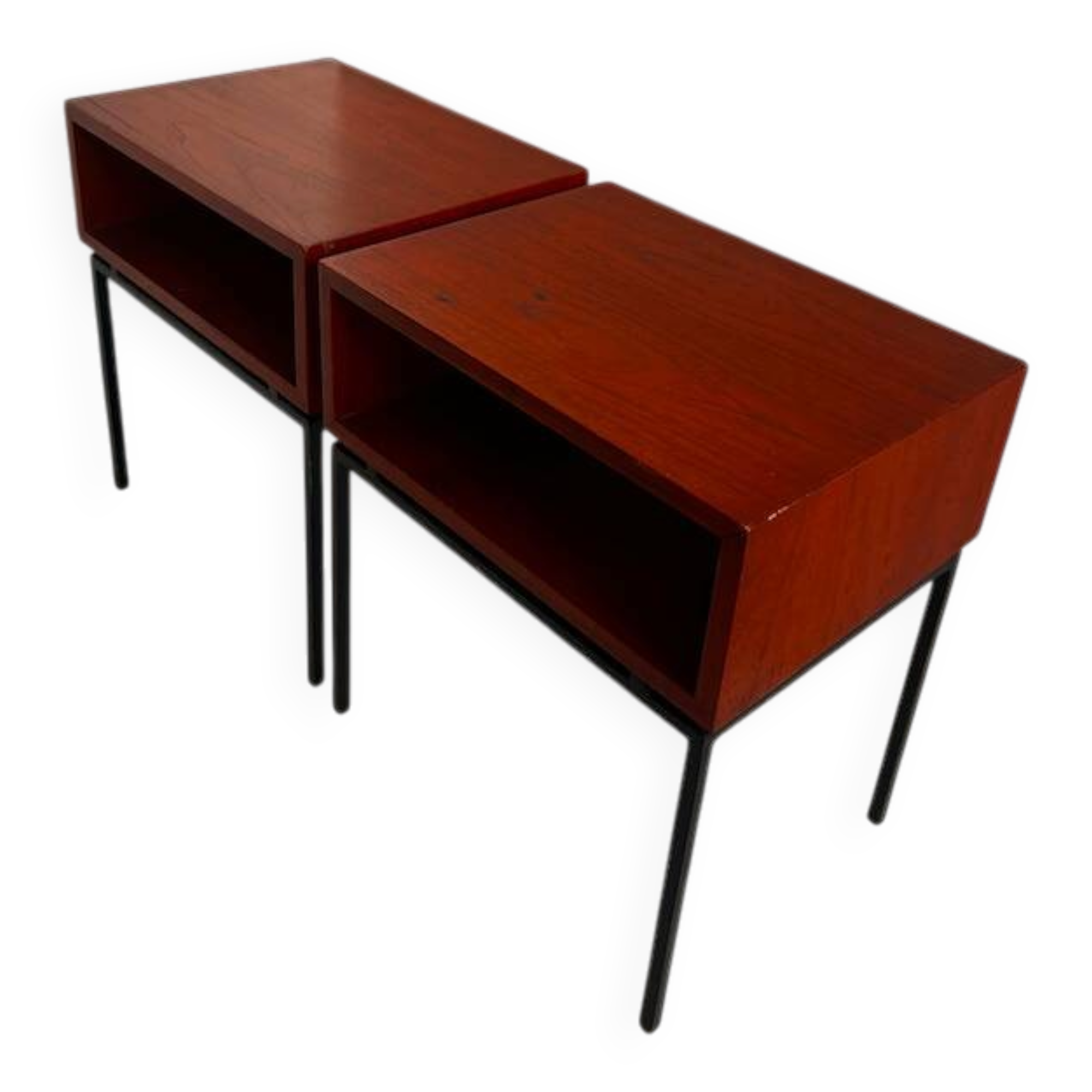 Pair of modernist bedside tables "Horatio" by Kuperus