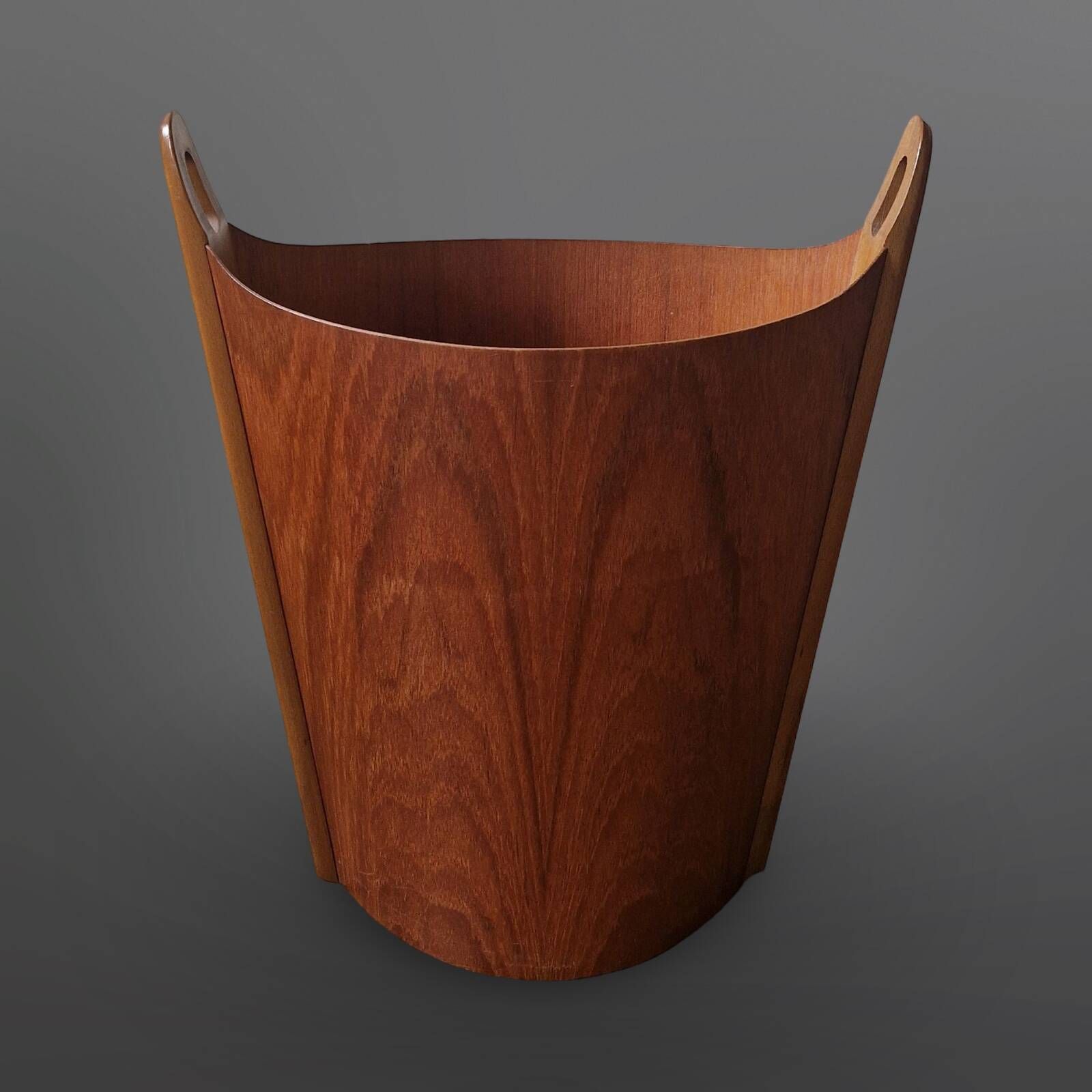 Mid century design paper basket by Einar Barnes for PS Heggen, Norway 1960s