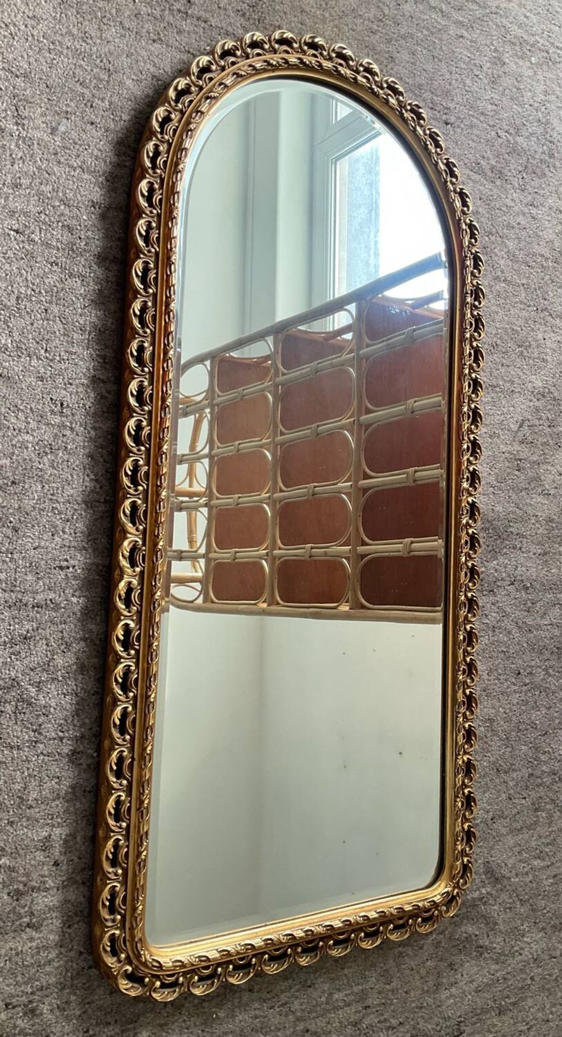 Ancien miroir en bois doré et verre biseauté