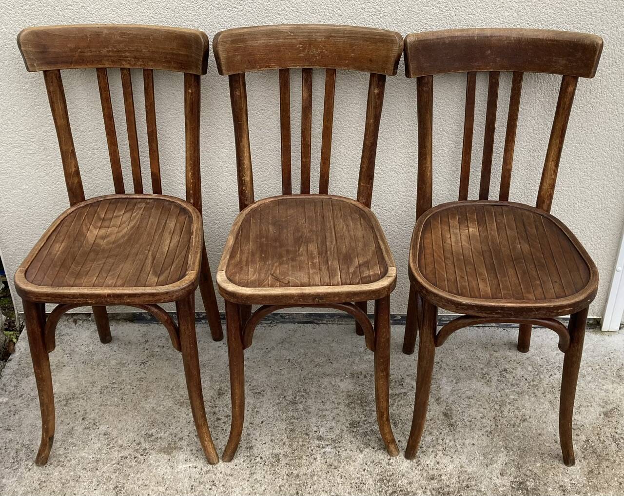 Lot de 3 chaises bistrots anciennes