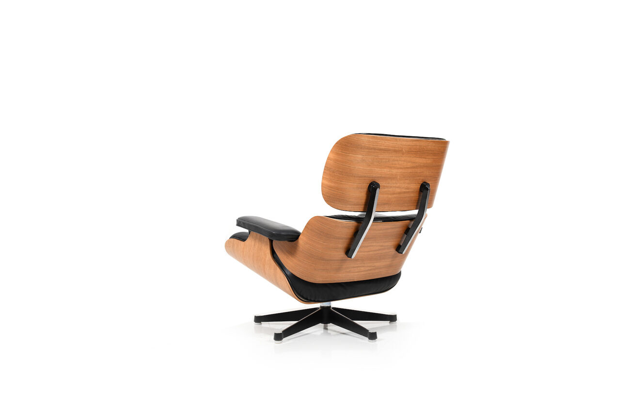 Charles & Ray Eames lounge chair by Vitra