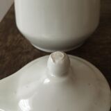 Cafetiere in fire porcelain or white sandstone (P. precious) of Grigny