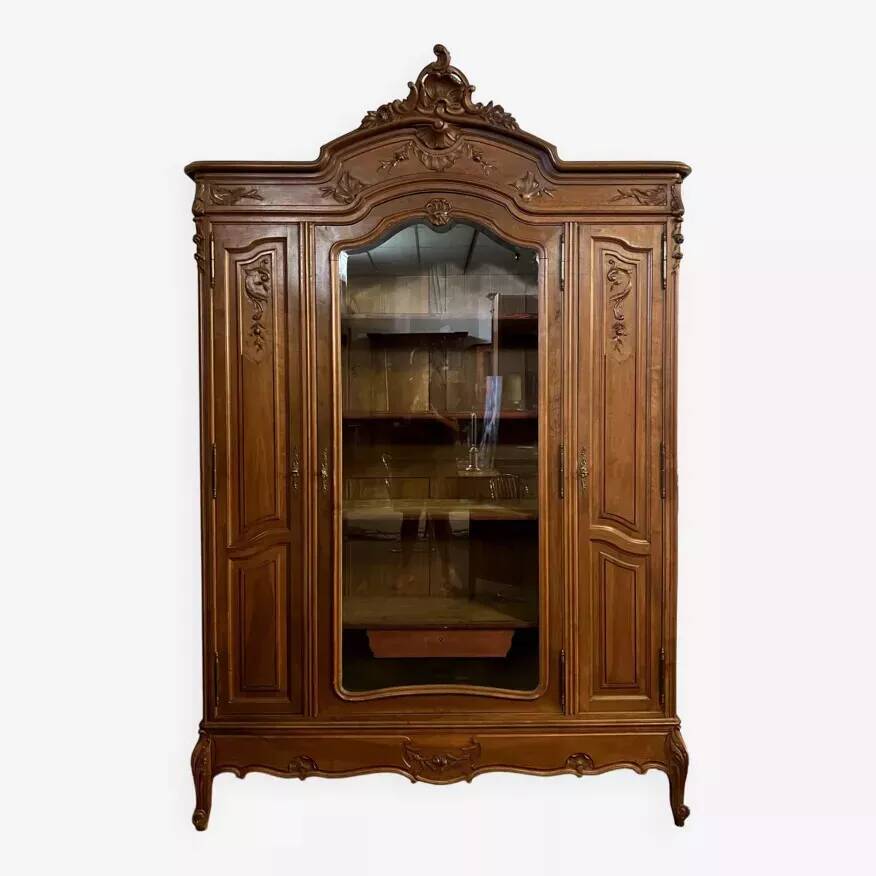 Bibliothèque style louis XV en noyer sculpté vers 1850-1880