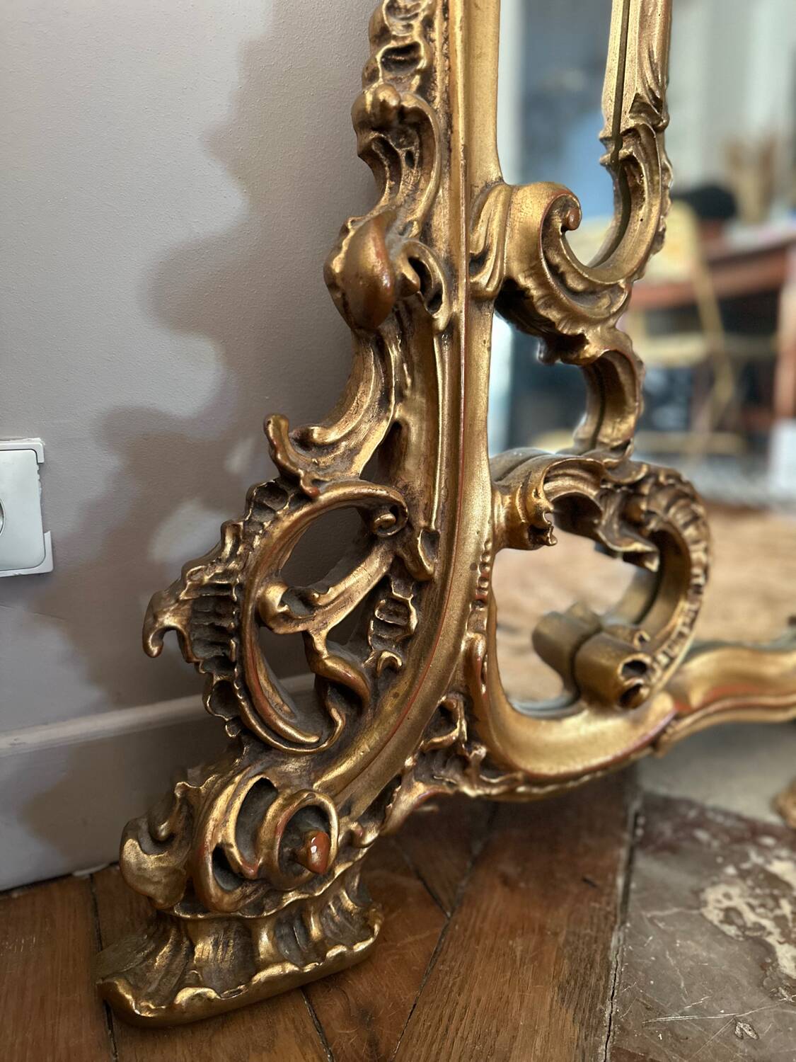 Antique mirror with carved gilded wood glazing beads 164x127