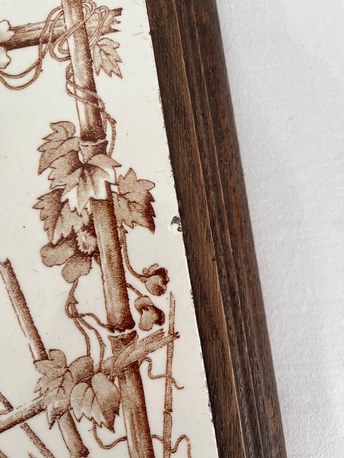 Ironstone bird trivet “Le Favori” Longwy