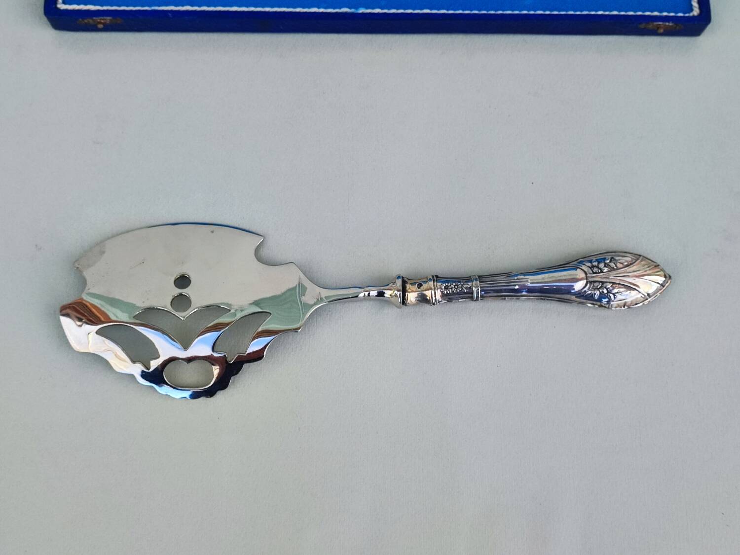 Silverplated cake knife /scoop