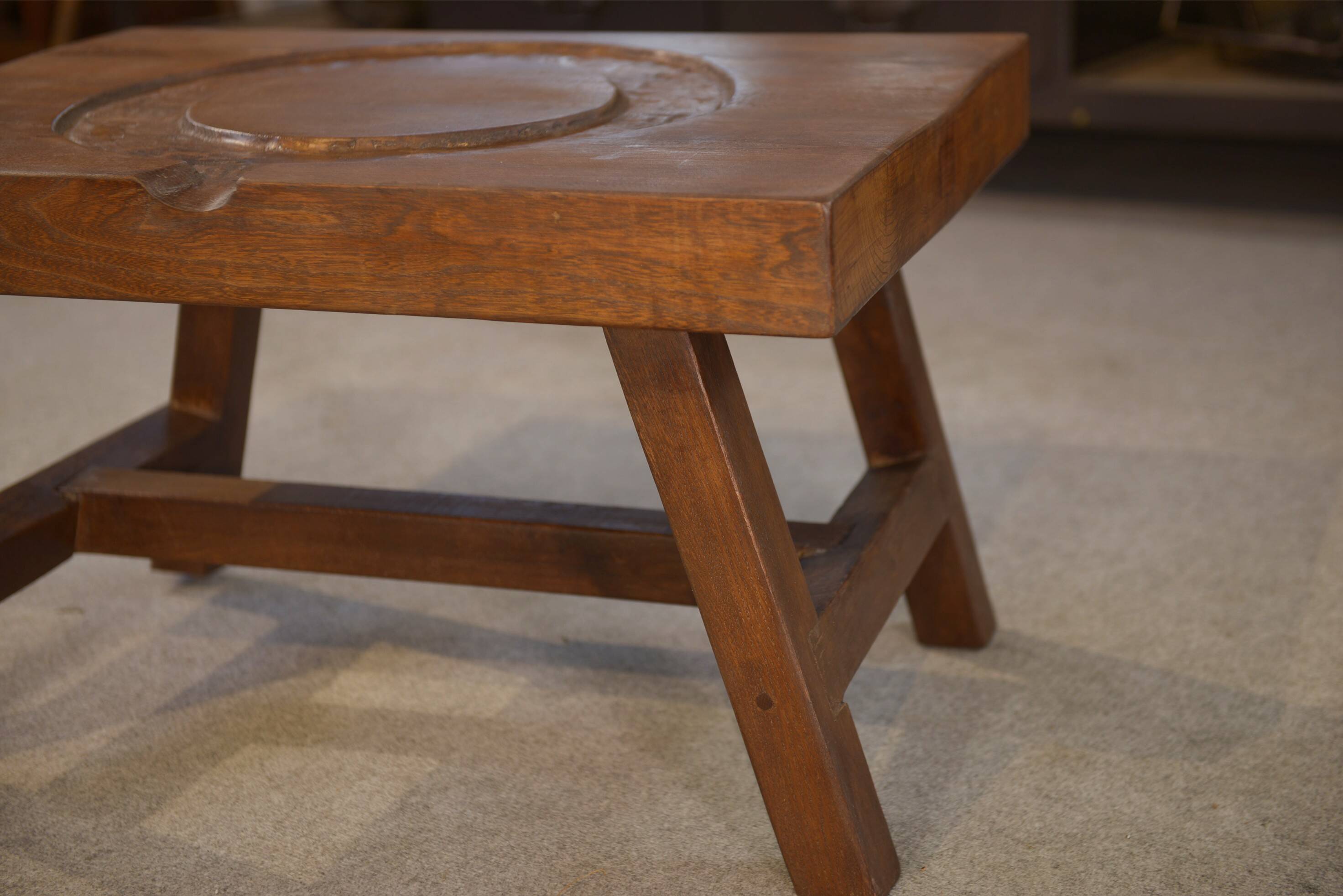Table basse brutaliste en orme 1950’s