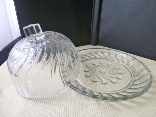 Cheese bell on its moulded pressed glass tray