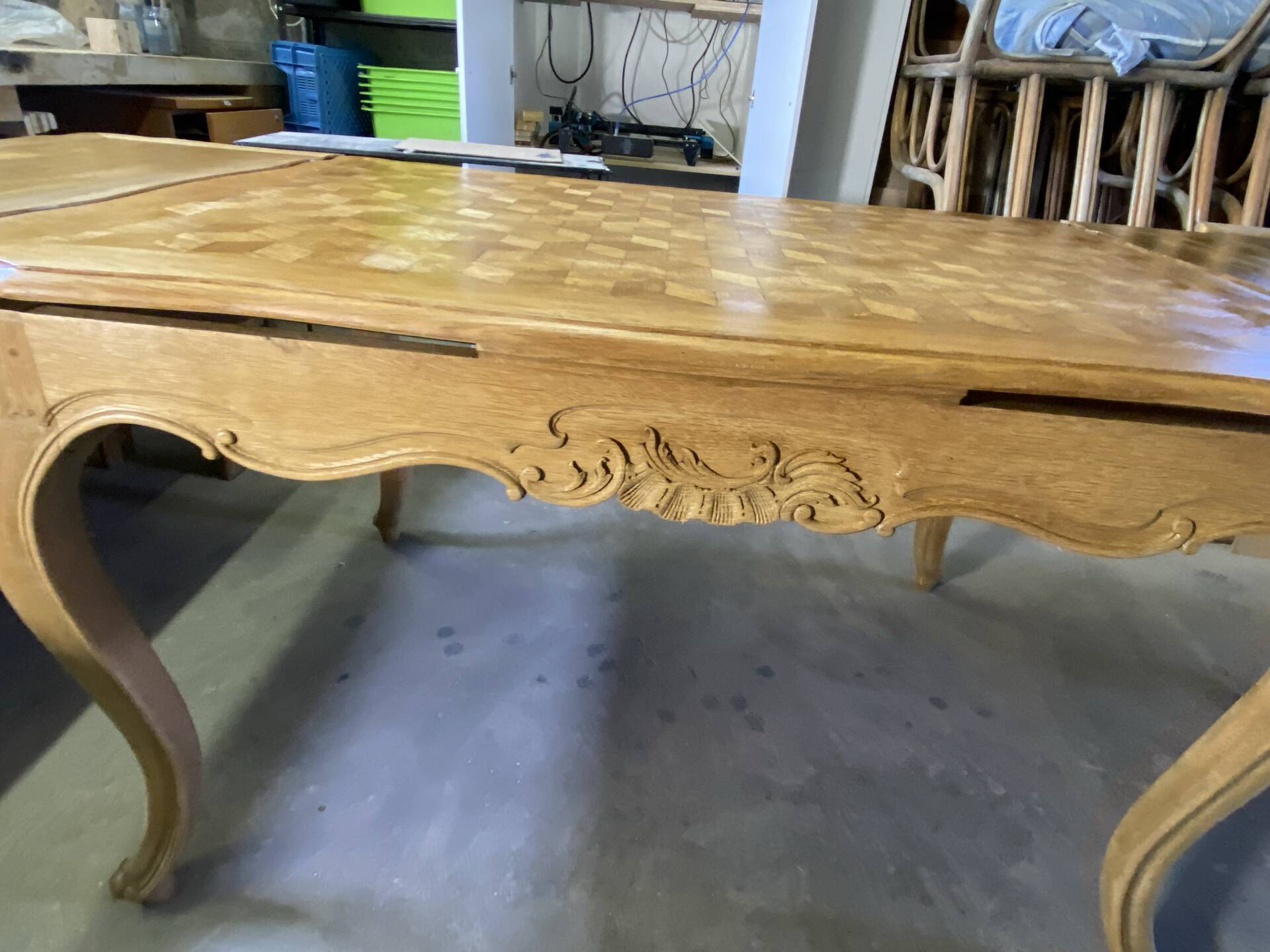 Superb Solid Oak Dining Table in Louis XV Style