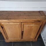 Old 2-door fir sideboard, 104×31cms