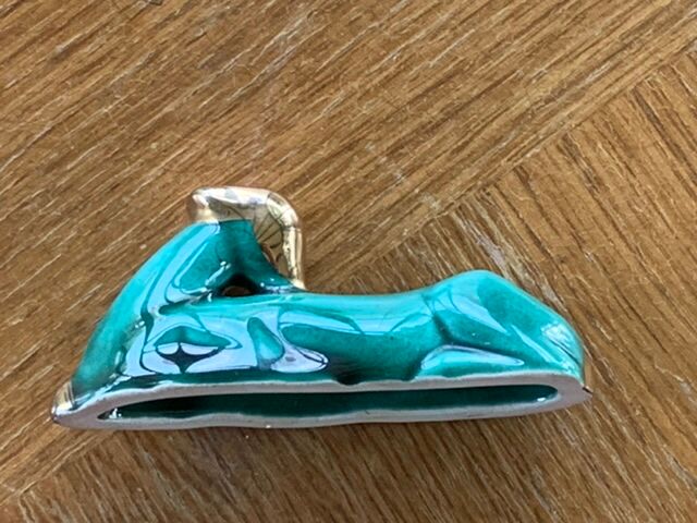 8 knife-wielding gazelles dabbling in green enamelled ceramic and vintage gold 1950